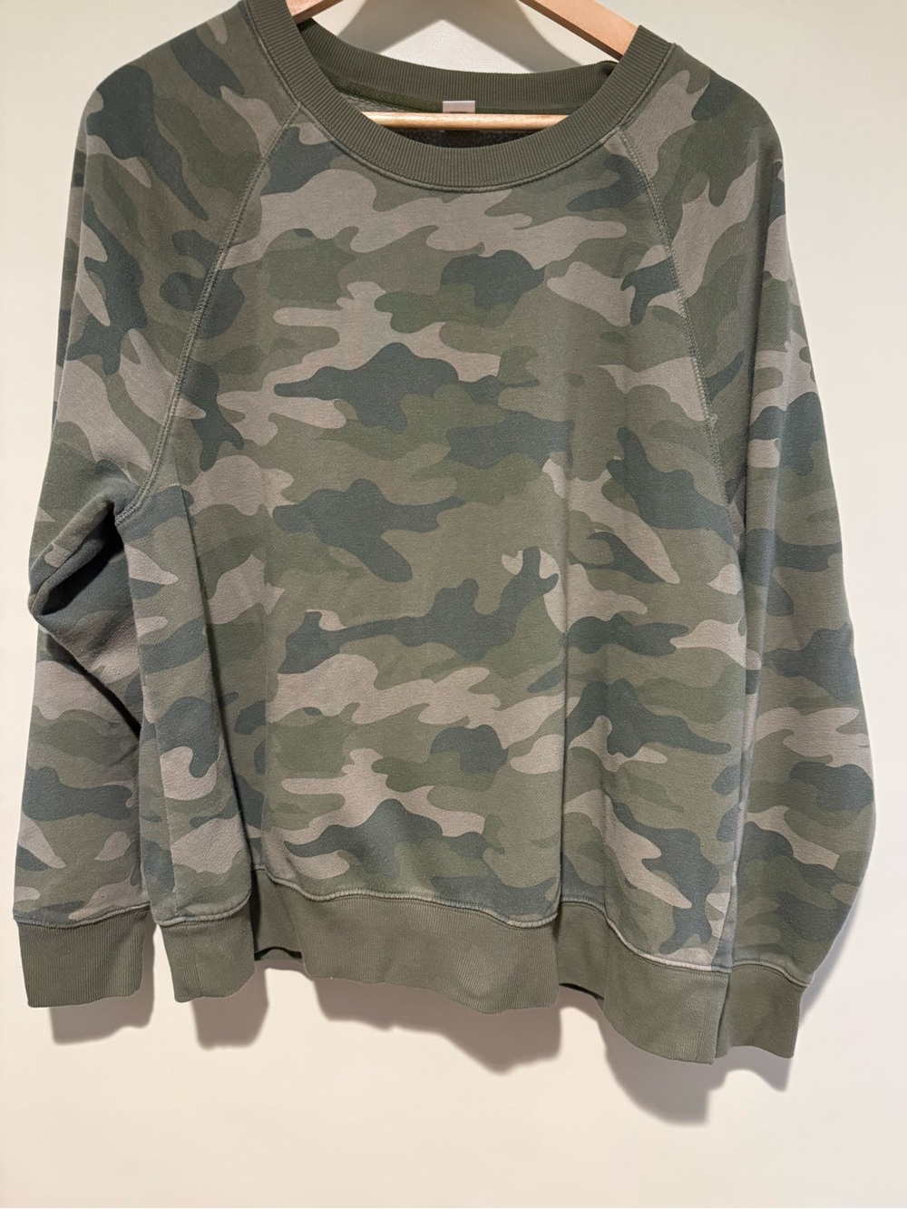 Old Navy Camouflage Crew Neck Long Sleeve Sweatshirt, size XL